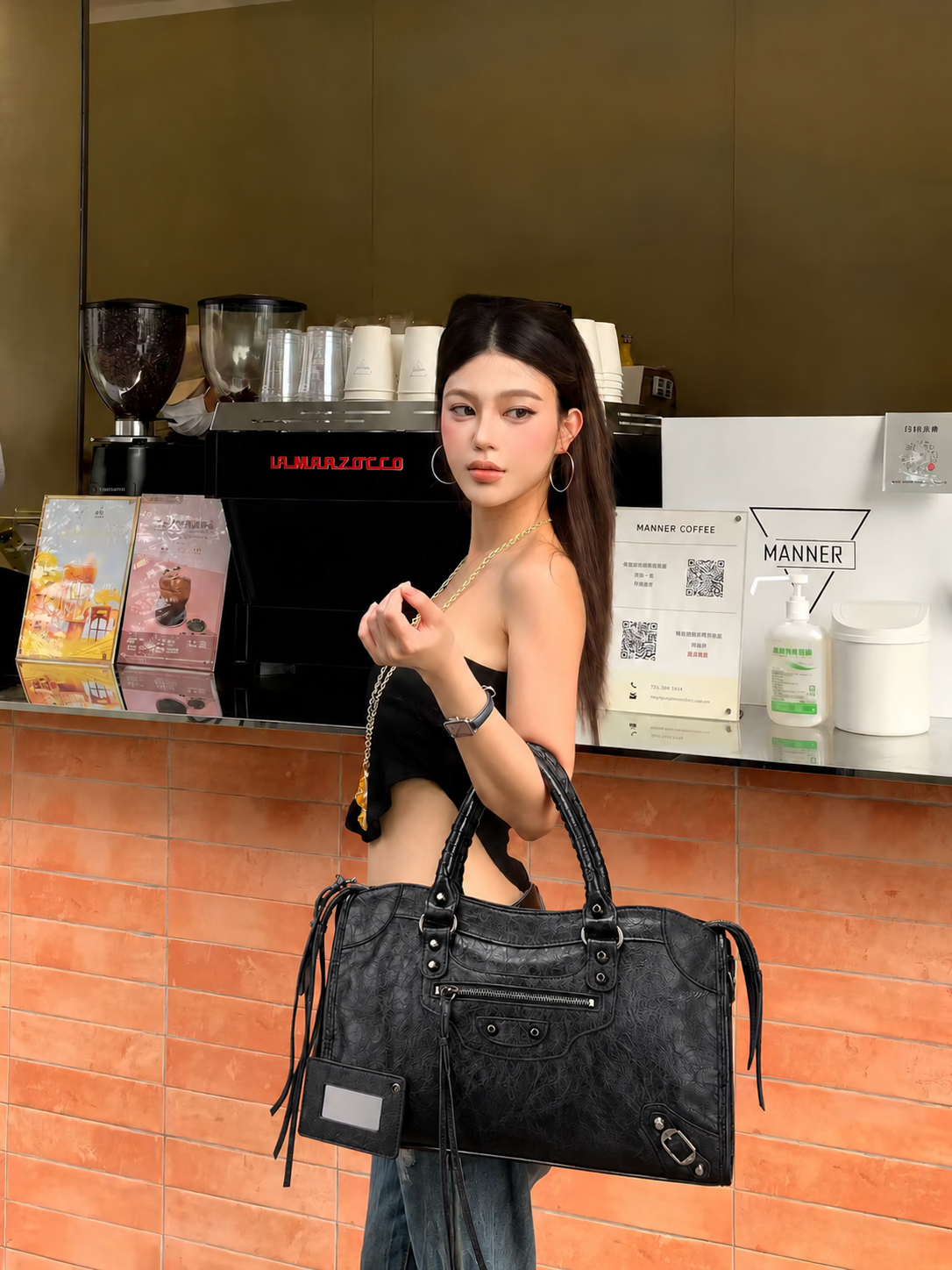 Xinera Le City noir — vue 1, montage photo